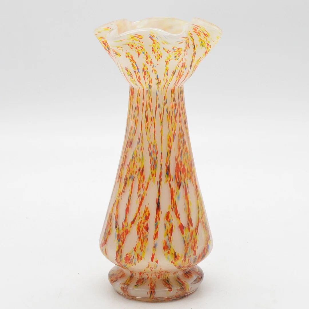 STUDIOGLAS VASE, MILCHGLAS MIT BUNTER PULVEREINSCHMELZUNG, UM 1950ER JAHRE. — Art glass — Kunst- und Auktionshaus Kleinhenz