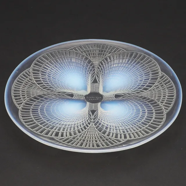 RENE LALIQUE - COQUILLES GLASS PLATE.