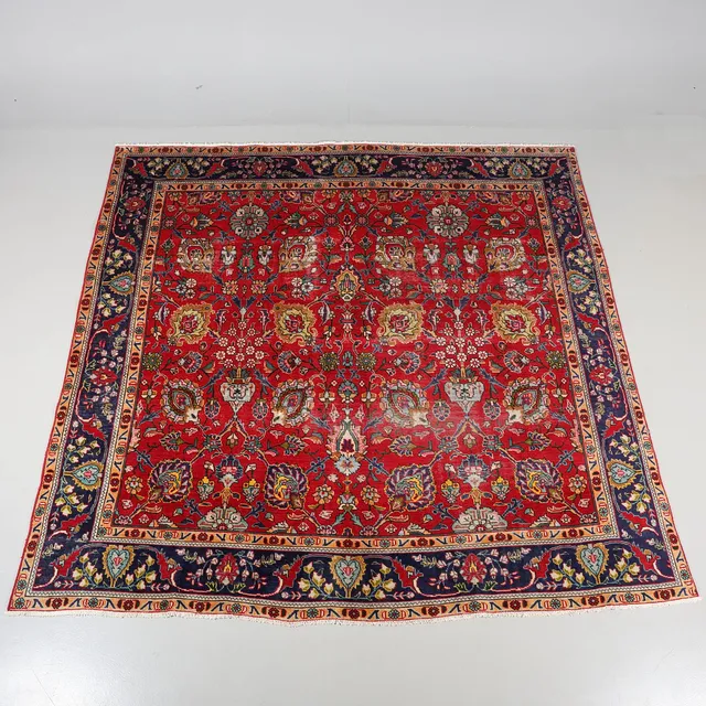 MATTA, orientalisk, handknuten, 291x281 cm.