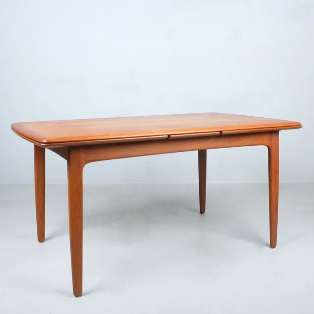 NIELS O. MØLLER. Erweiterbarer Esstisch, Teak, Dänemark, 1960er Jahre.
