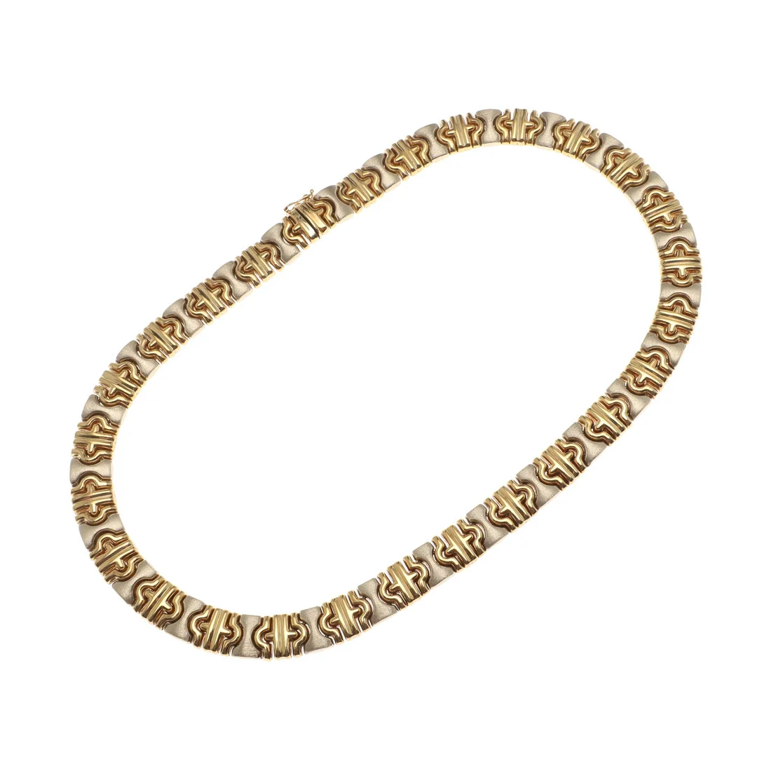 AN 18CT TWO COLOUR GOLD NECKLACE. — Necklace — Lawrences Auctioneers