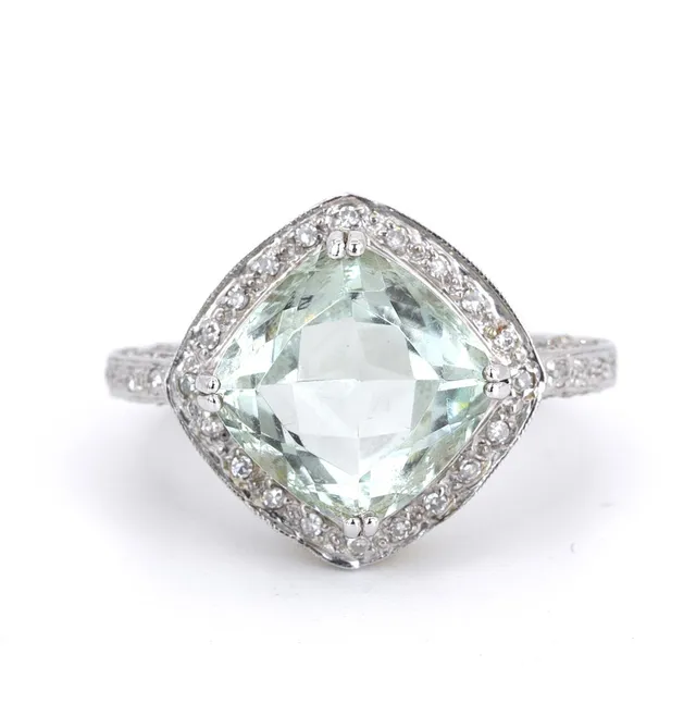 9CT GOLD GEMSTONE SET RING.
