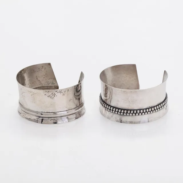 Mauno Honkanen, armband, 2 st, silver, A. Tillander, Helsingfors 1964.