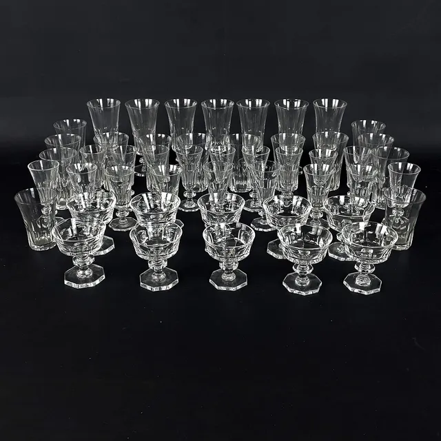ELIS BERGH. Glasservis, 47 delar, "Hamra", Kosta, samt 2 medföljande glas.