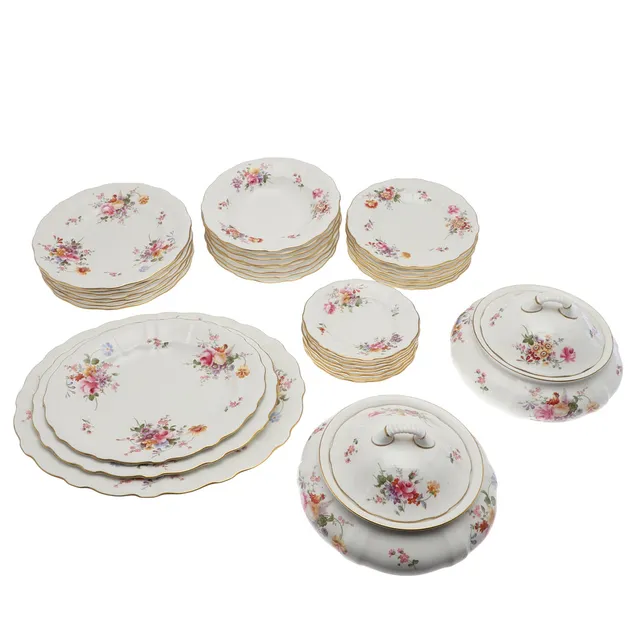 ROYAL CROWN DERBY DINNER SERVICE - POSIES.