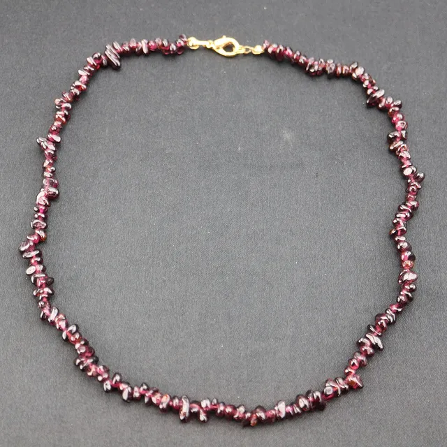 BÖHMISCHE GRANATEN COLLIER.