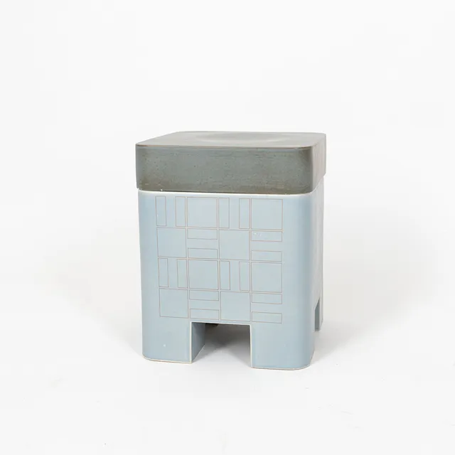 MINNI LUKANDER. KERAMIK UURNA MED LOCK, Arabia 1980-tal.