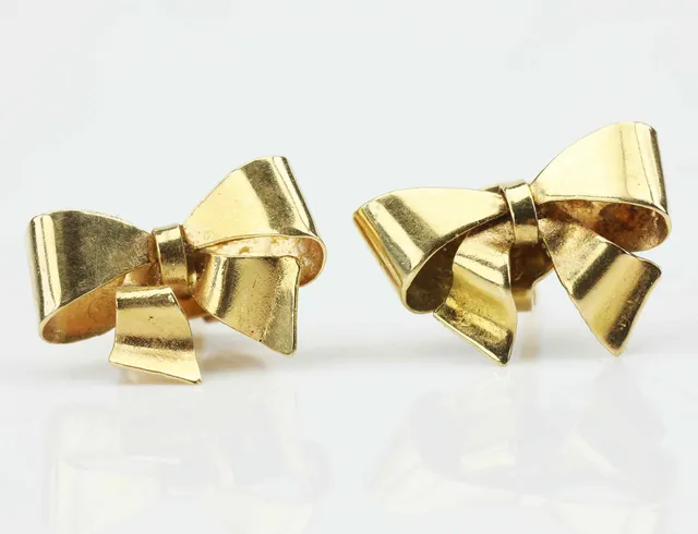 ÖRHÄNGEN, ett par, Guld 18K, 1900-talets andra hälft.
