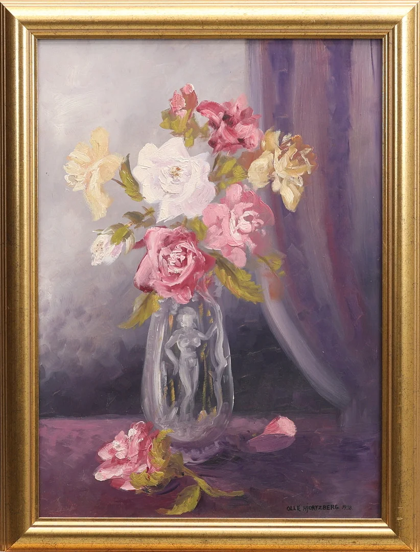 OLLE HJORTZBERG (1872-1959): Stilleben med blommor, signerad och daterad Olle Hjortzberg 1938, olja på pannå. — Paintings — Gomér & Andersson Jönköping