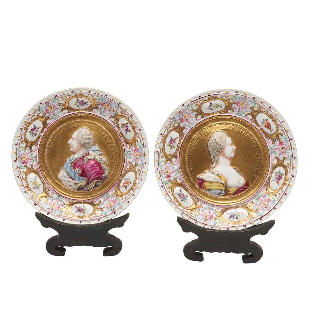 PAIR OF CAPODIMONTE PLATES - KING LOUIS XVI. — European — Lawrences Auctioneers