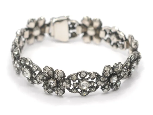 ARMBAND, sterlingsilver, paste, några skadade, längd 18 cm, vikt 38,1 g.