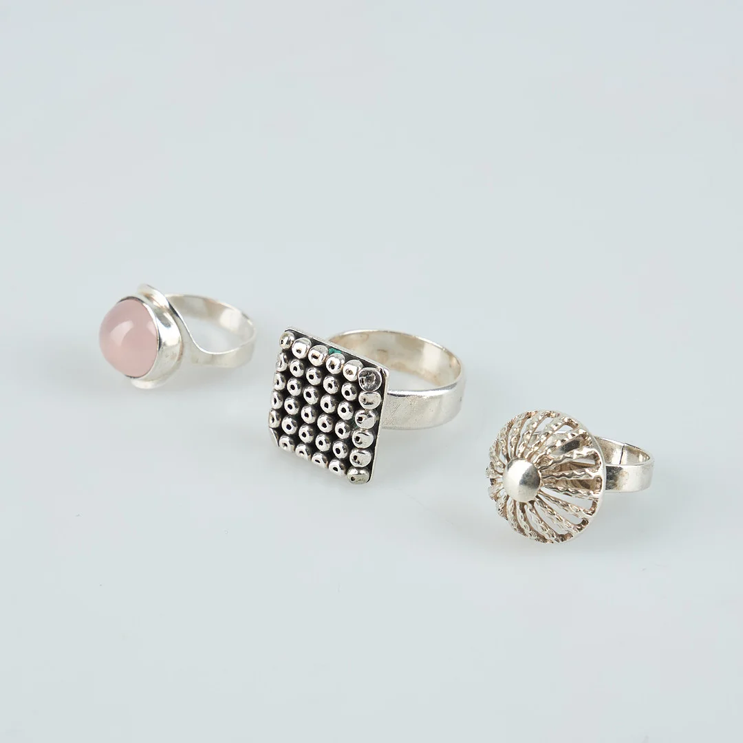 RINGAR, 3 st, silver, rosenkvarts, Finland 1960-tal. — Rings — Stockholms Auktionsverk Helsinki