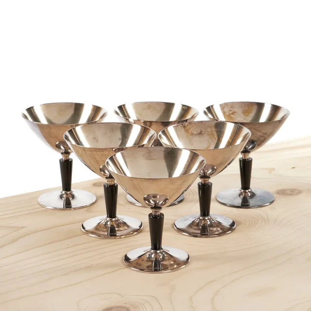 FOLKE ARSTRÖM. Cocktailglas, 12 stycken, nysilver och bakelit, GAB (Guldsmedsaktiebolaget), Stockholm 1930/40-tal.