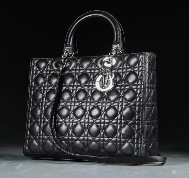 Christian Dior. Taske, model Large Lady Dior