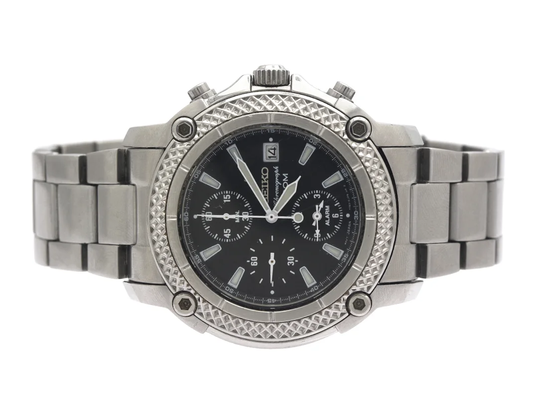 SEIKO, Chronograph (100M), Serie nr. 661931, Ref nr. SNA777P1, Boett nr. 7T62-0GN0, kronograf, herrur, 43 mm, stål, quartz, hardlexglas, datum, alarm, originallänk, viklås, Ref nr. 35B4-B-I, ca 2006. — Klockor/Seiko — Kaplans