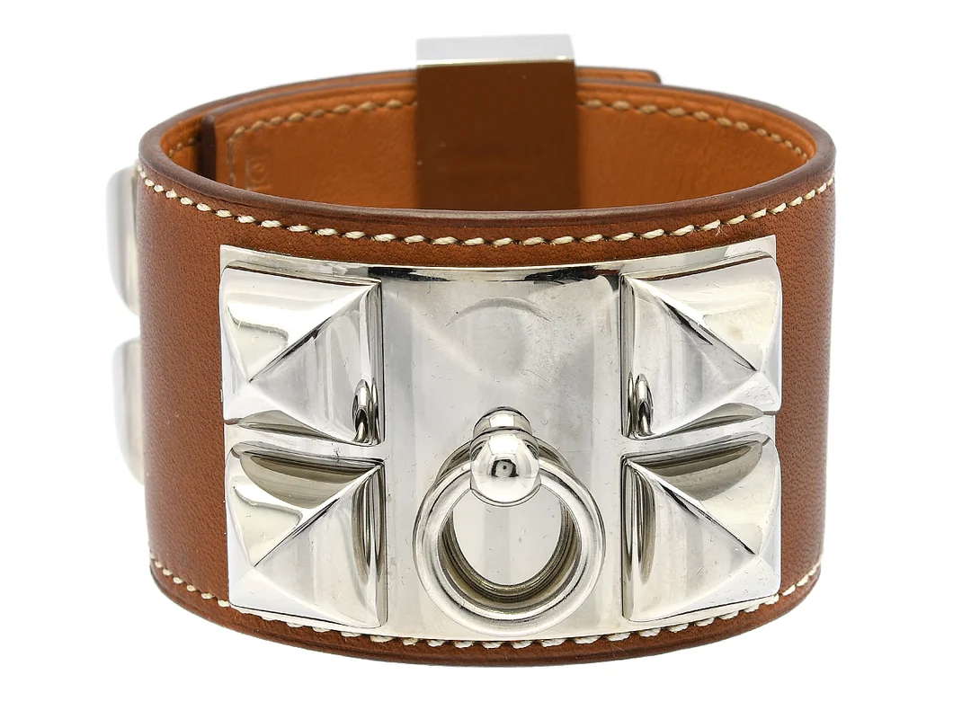 ARMBAND, HERMÈS, Collier de Chien, brunt läder, spänne och nitar i vitmetall, stl S, smyckespåse, originalask, — Smycken/Armband — Kaplans