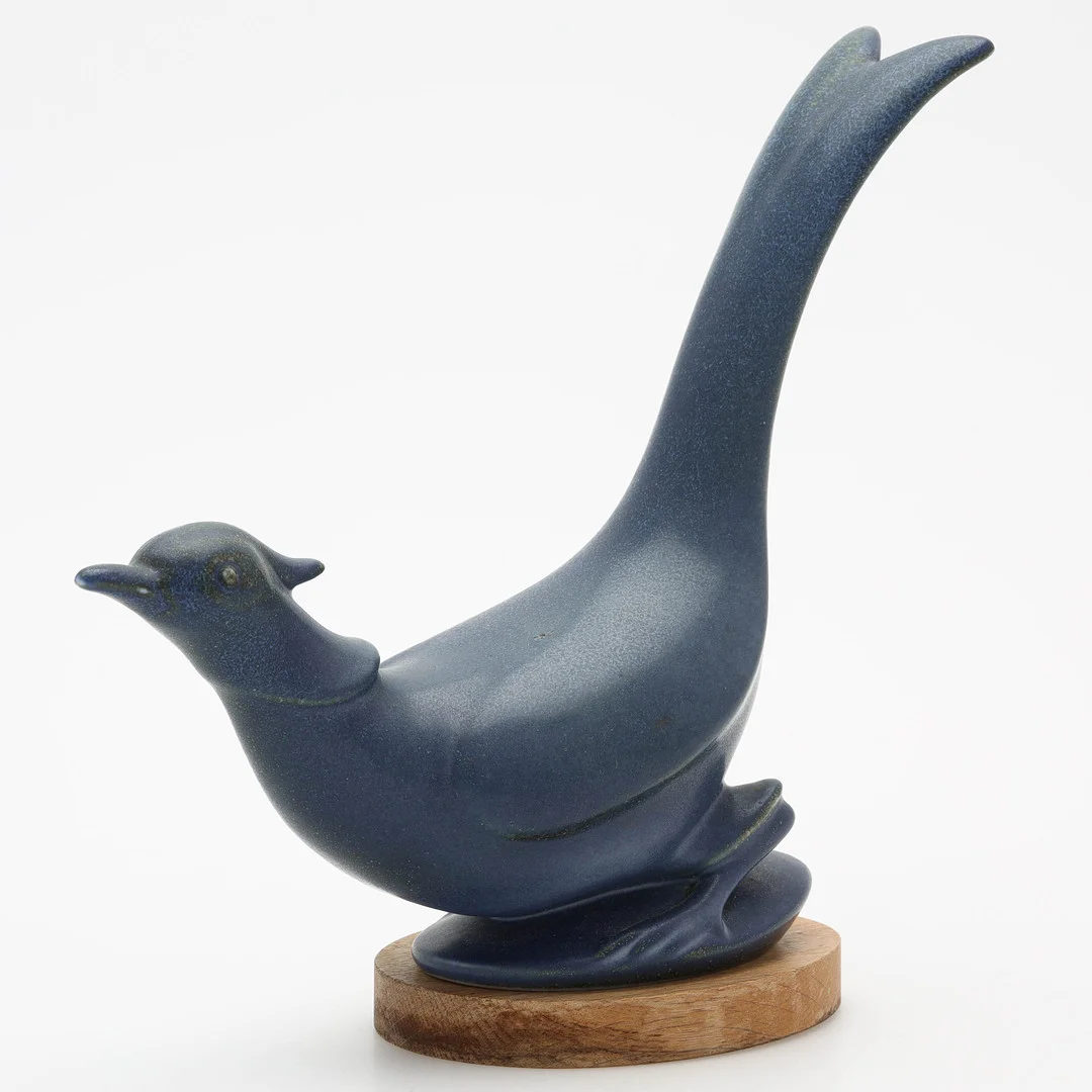 GUNNAR NYLUND. Figurin, på sockel, glaserat stengods, "Fasan", monogramsignerad GN, Rörstrand. — European — Auktionsmagasinet Vänersborg