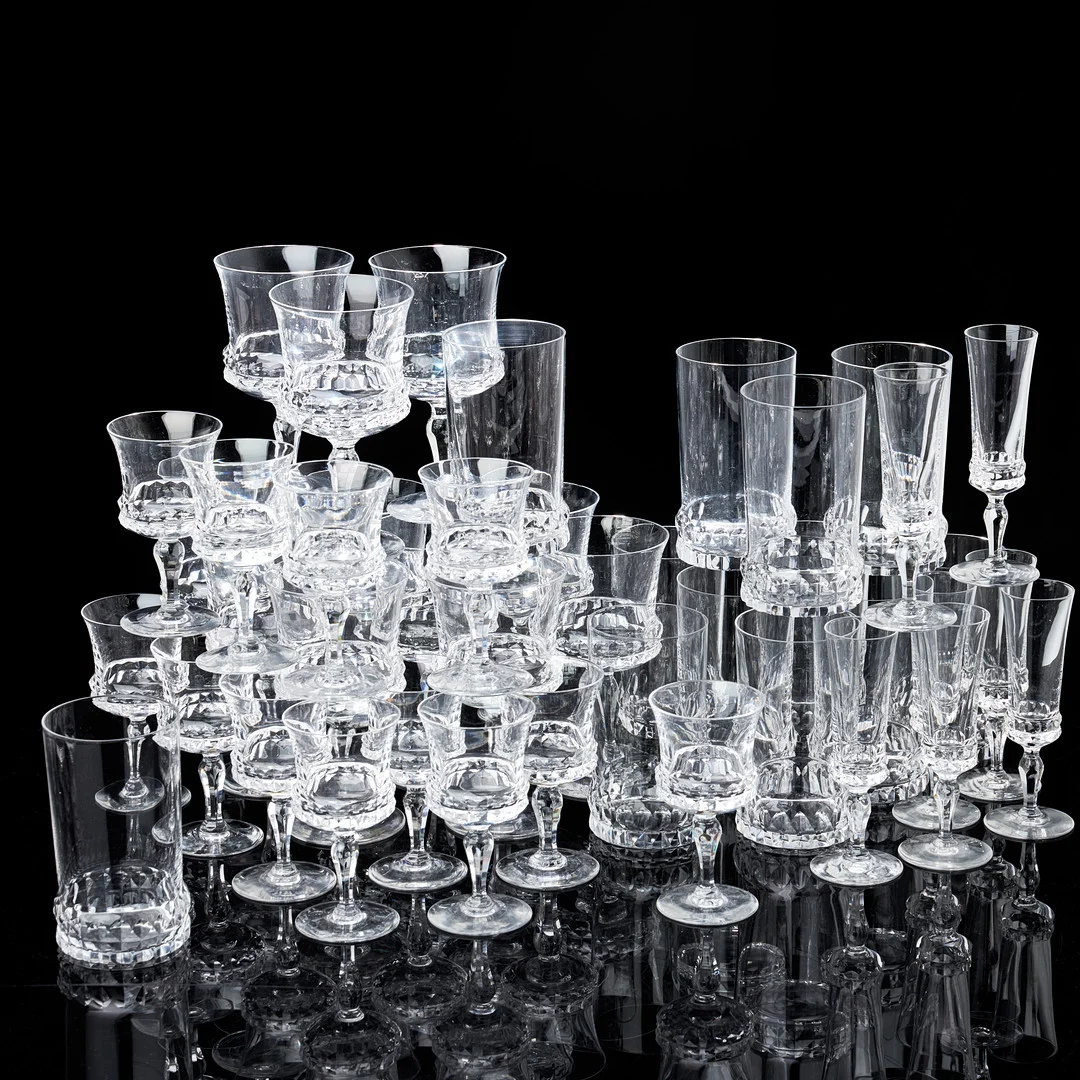 INGEBORG LUNDIN. servisglas, 35 delar, "Silvia", Orrefors. — Utility glass — Stockholms Auktionsverk Sickla