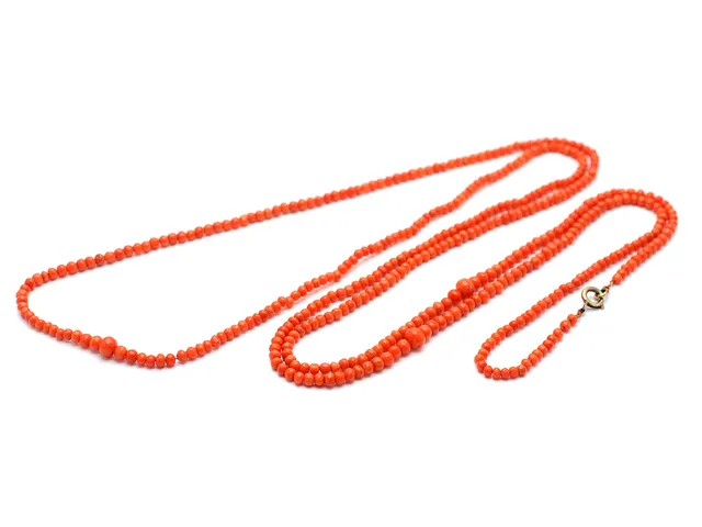 COLLIER, korall, längd ca 60 cm.