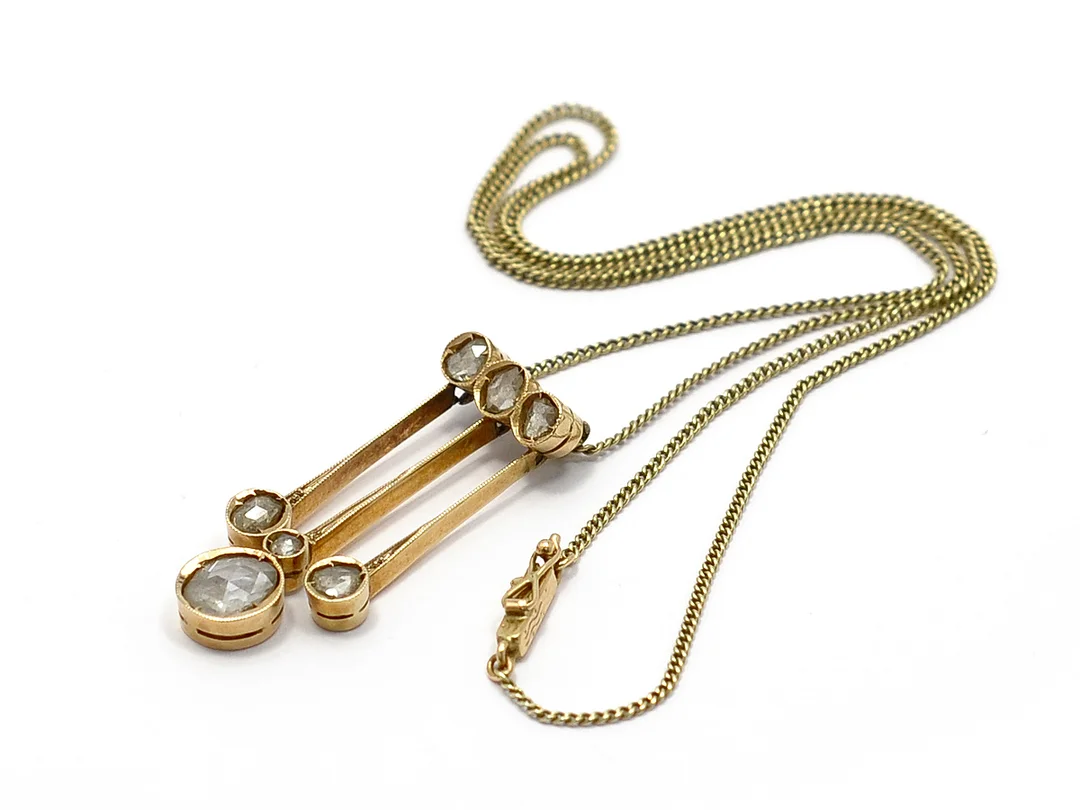 KEDJA/HÄNGE, 14K guld, 7 rosenslipade diamanter, alla har små skador, längd 42 cm, vikt 5 g. — Smycken/Hänge med kedja — Kaplans