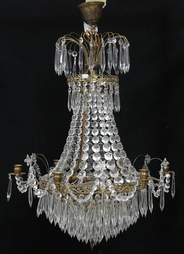 LJUSKRONA, empirstil, 1900-tal, höjd exklusive kedja ca. 65 cm. — Chandeliers — Gomér & Andersson Linköping