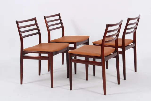 Erling Torvits. Four chairs in rosewood (4)