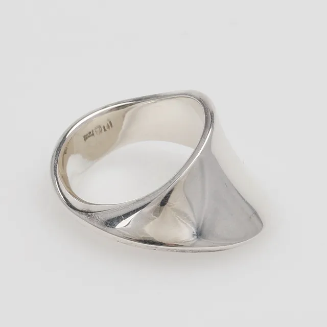 VIVIANNA TORUN BÜLOW-HÜBE. RING, "MÖBIUS".