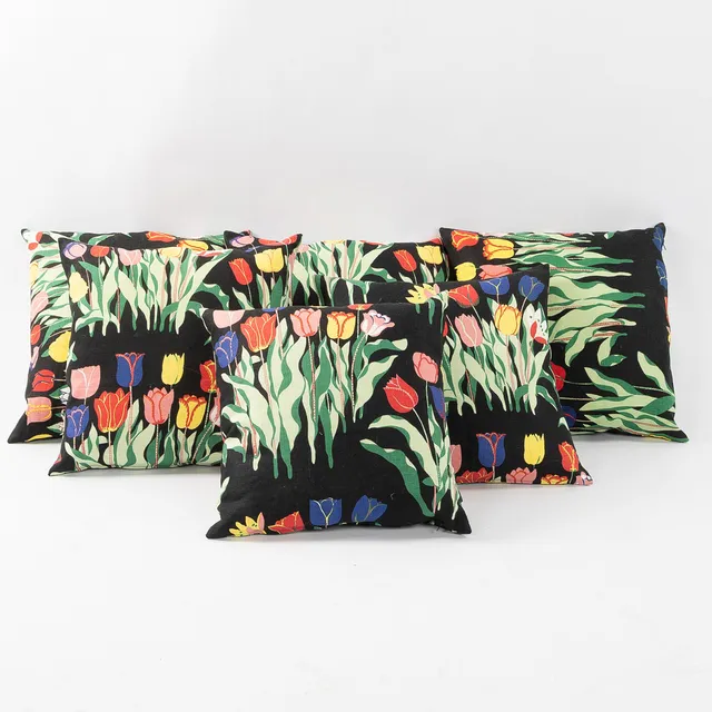 JOSEF FRANK. Kuddar, 6 stycken "Tulpaner", Firma Svenskt Tenn, Stockholm, samtida.