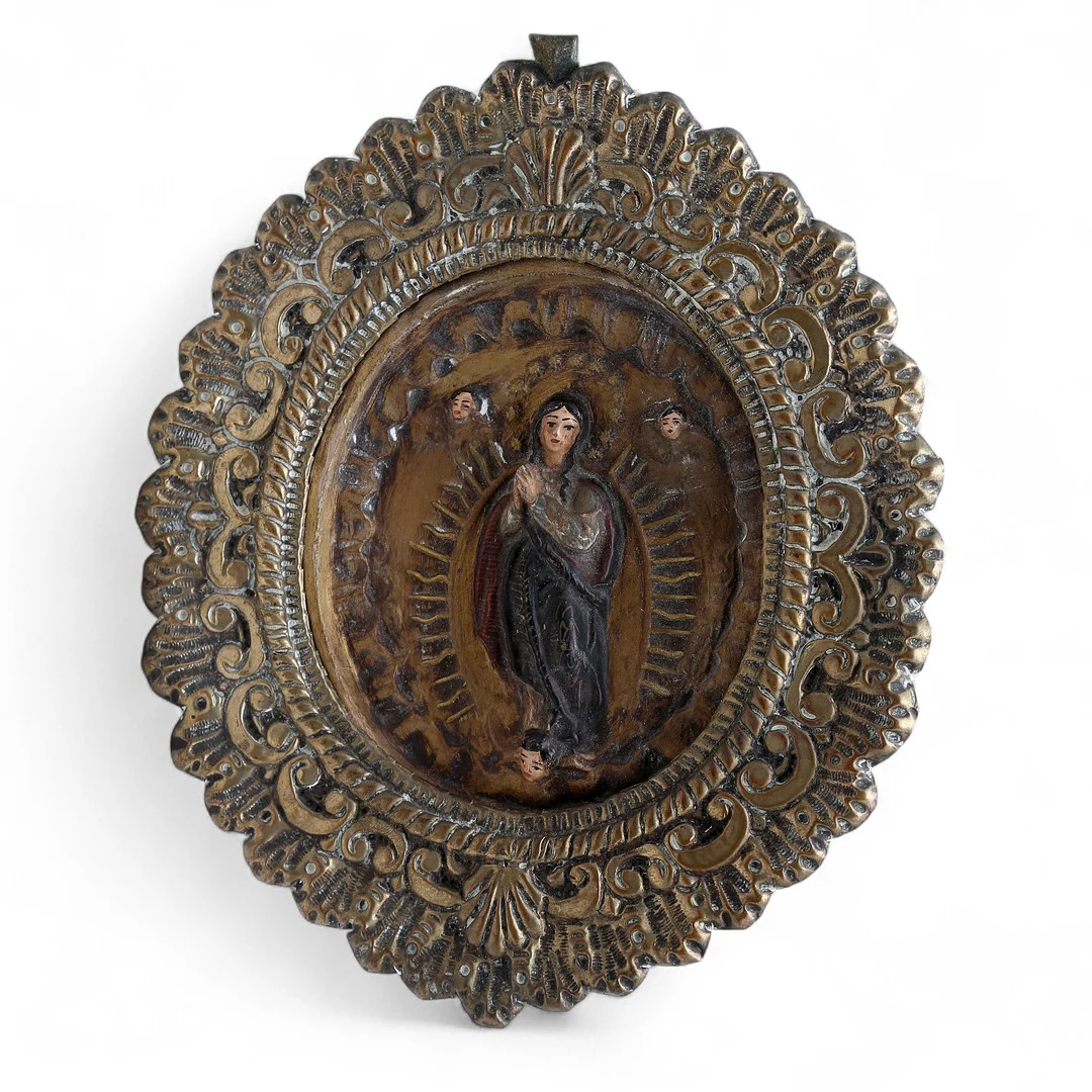 “Immaculate”, Andalusian relief in polychrome stucco with silvery brass frame, first half of the 20th Century. — Sculptures & Bronzes — Balclis