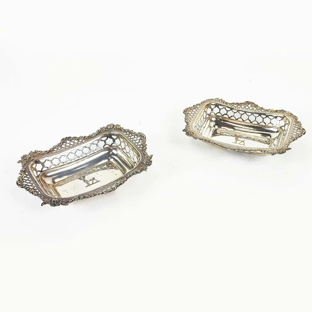 A PAIR OF SILVER BON BON DISHES. — Silver — Lots Road Auctions