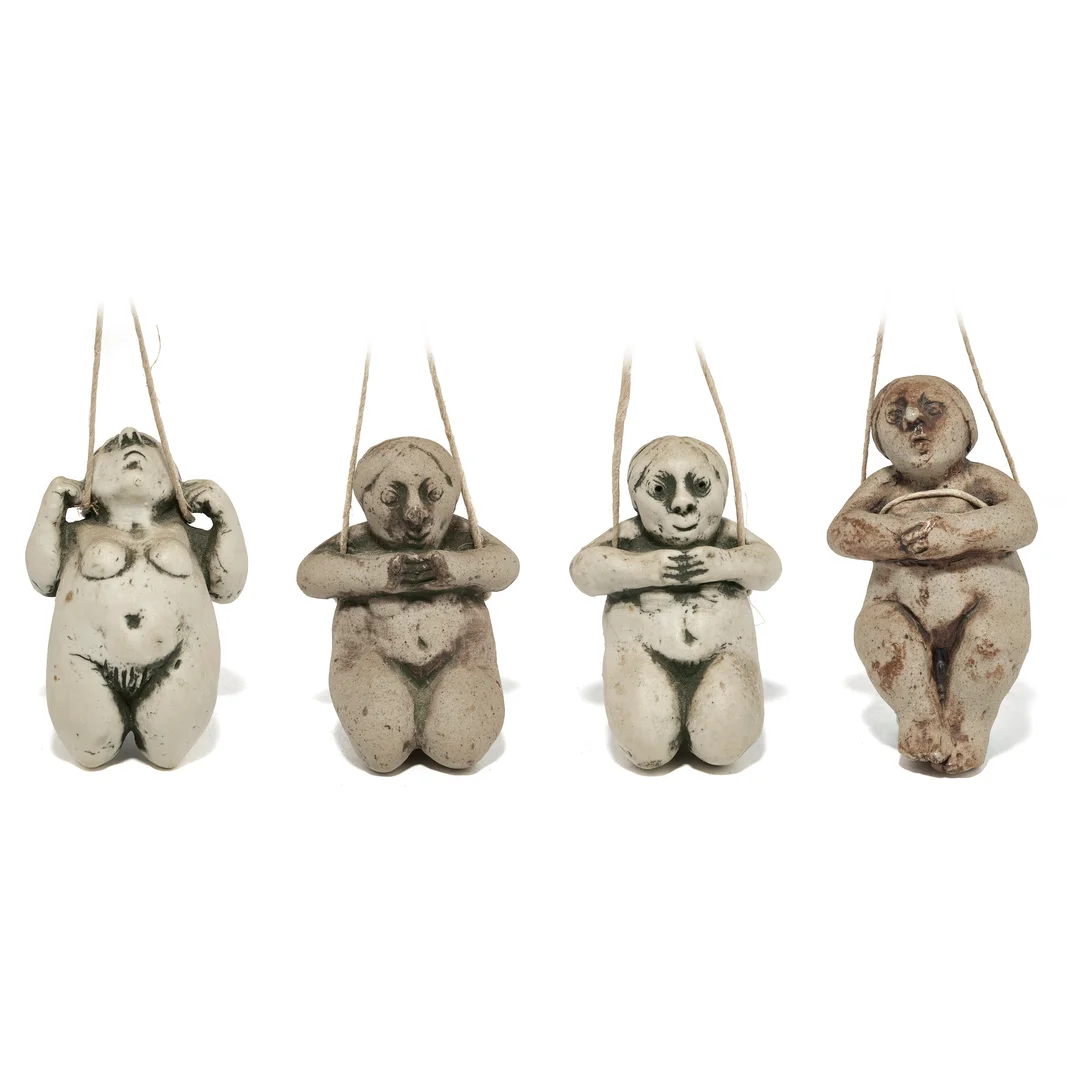 Dagny & Finn Hald — Hengefigurer — Gjenstand/Keramikk og porselen — Blomqvist