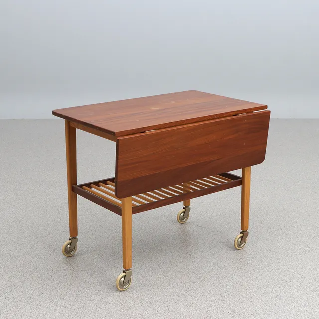 SERVERINGSVAGN. Teak och ek. 1960-tal. Omärkt.