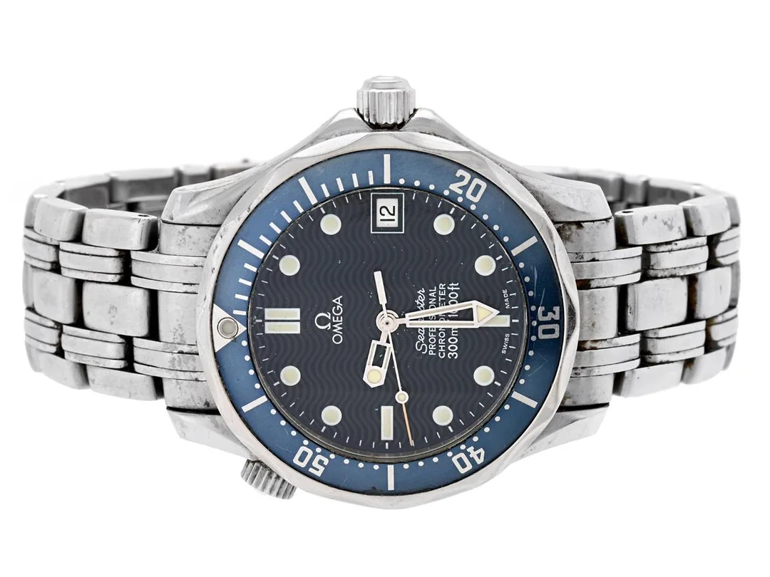 OMEGA, Seamaster, Professional (300m/1000ft), Chronometer, Cal 1120, Verk nr. 60230720, Serie nr. 60230720, PIC nr. 2551.80.00, Ref nr. SU 368.1622, Boett nr. 168.1622, midsize, 36,25 mm, stål, automatisk, safirglas (repor/nagg), datum, heliumventil, originallänk, viklås, Ref nr. 1502/824, längd 180 mm, ca 2000. — Klockor/Omega — Kaplans