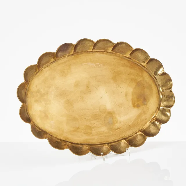 ARVID JOHANSSON. Bricka, mässing, handdrivna, oval form, Arvika Konstsmide.