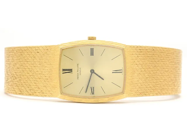PATEK PHILIPPE, Genève, Cal 177, Serie nr. 1361287, Ref nr. 3528/3, Boett nr. 2759056, herrur, 26 x 28 mm, 18K guld, manuell, safirglas, skadad urtavla, integrerad originallänk, längd 192-198 mm, totalvikt 90,7 gram, ca 1975, box.