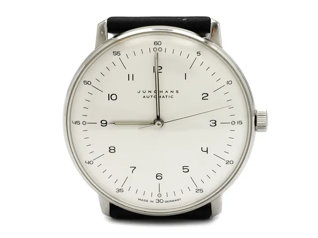JUNGHANS, Max Bill, Cal J800.1 (ETA 2824-2), Ref nr. 027/3500.00, Boett nr. 27.3500 1205-6883, herrur, 38 mm, stål, automatisk, plexiglas, läderband, ca 2010.