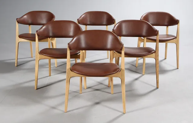 Henrik Pedersen for Houe. Six dining chairs / armchairs model Spän, brown/oak (6)