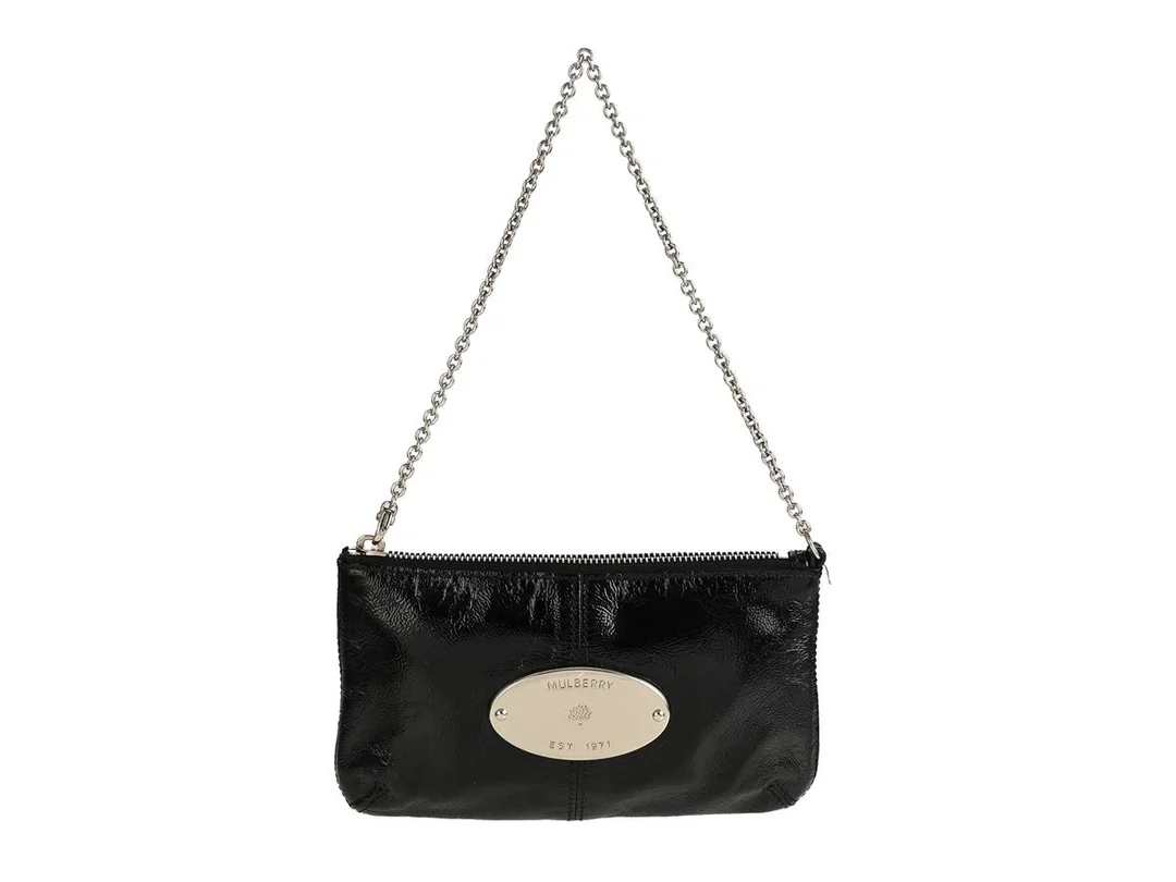 CLUTCH, MULBERRY, svart lackskinn, silverfärgade beslag, 20x12 cm, dustbag. — Accessoarer/Väskor — Kaplans