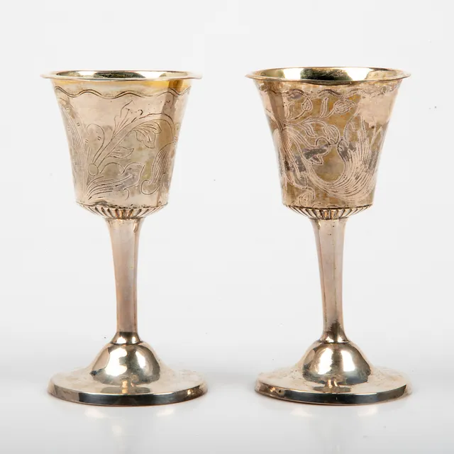 GLAS PÅ FOT, 1 par, silver.
