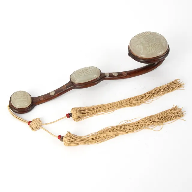 Ruyi-Zepter mit Jade-Einlagen, China, späte Qing-Dynastie, 19. Jh.