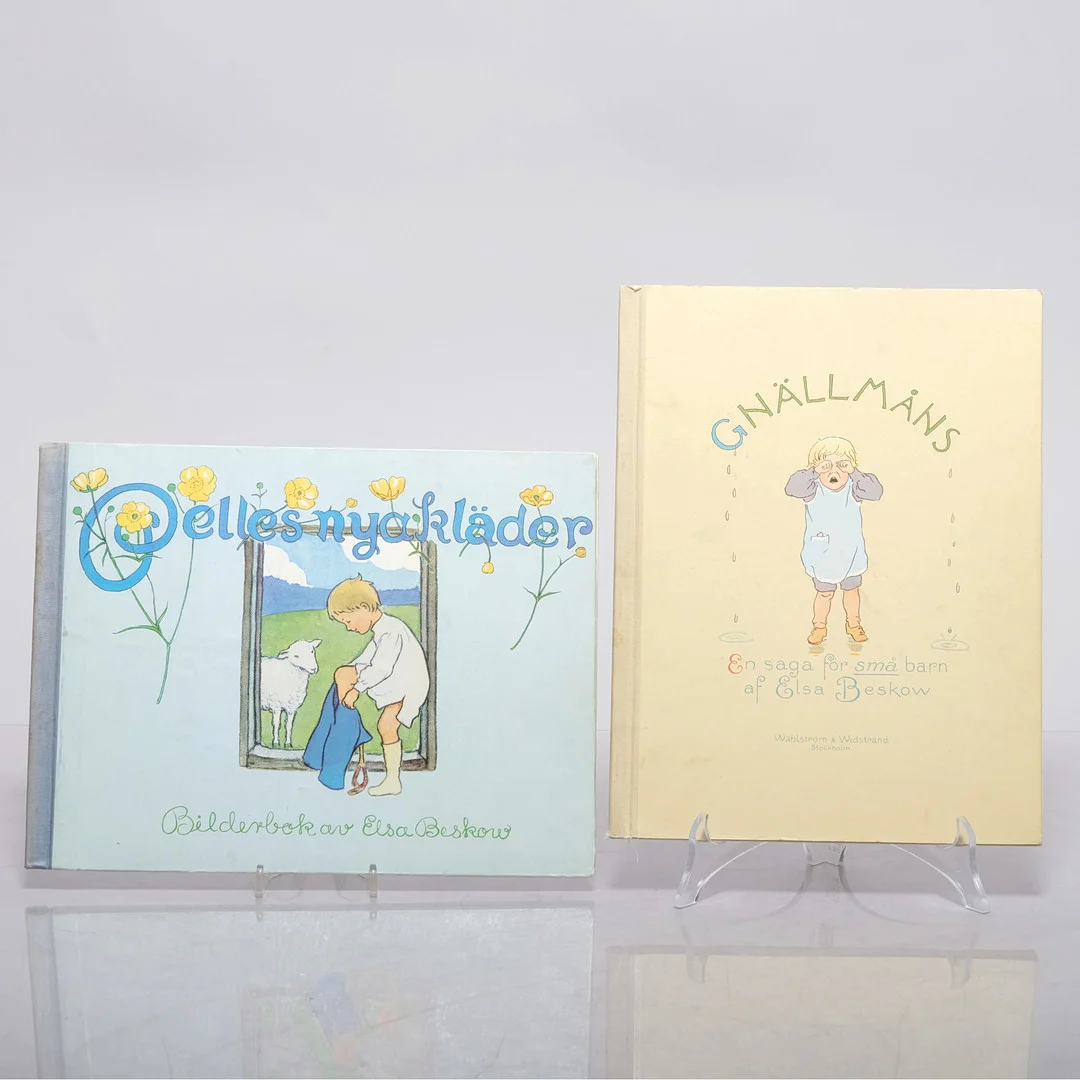 ELSA BESKOW. Barnböcker, "Gnällmåns" & "Pelles nya kläder", 2 st. — Books — Norrlands Auktionsverk
