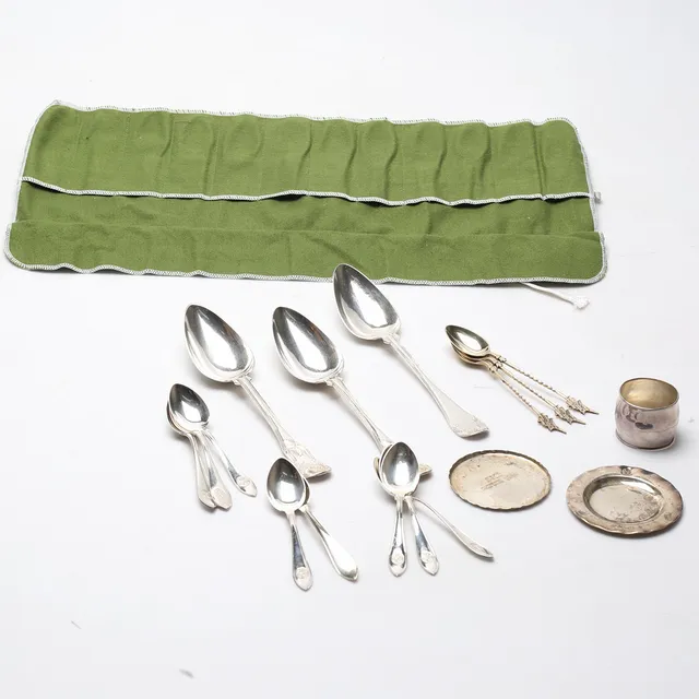 SILVERFÖREMÅL, vikt ca. 377,2 gram.