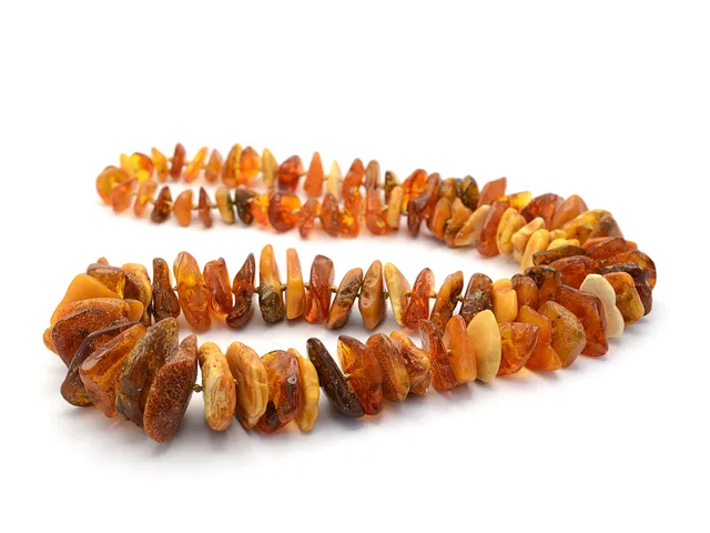 COLLIER, bärnsten, längd ca 70 cm.
