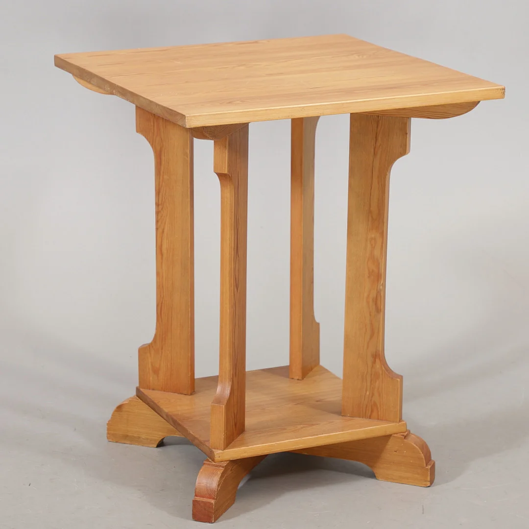 BORD, furu, Påskallavik, tidigt 1900-tal. — Tables — Växjö Auktionskammare