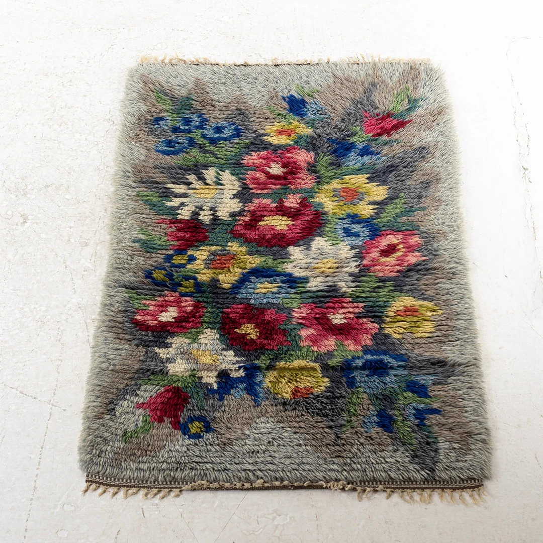 RYAMATTA, ca 140 x 80 cm. — European Carpets & Textiles — Handelslagret Auktionsservice