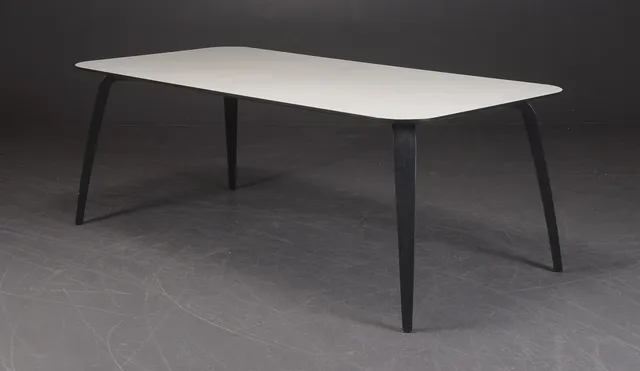 Komplot Design for GUBI. Spisebord model Dining Table.