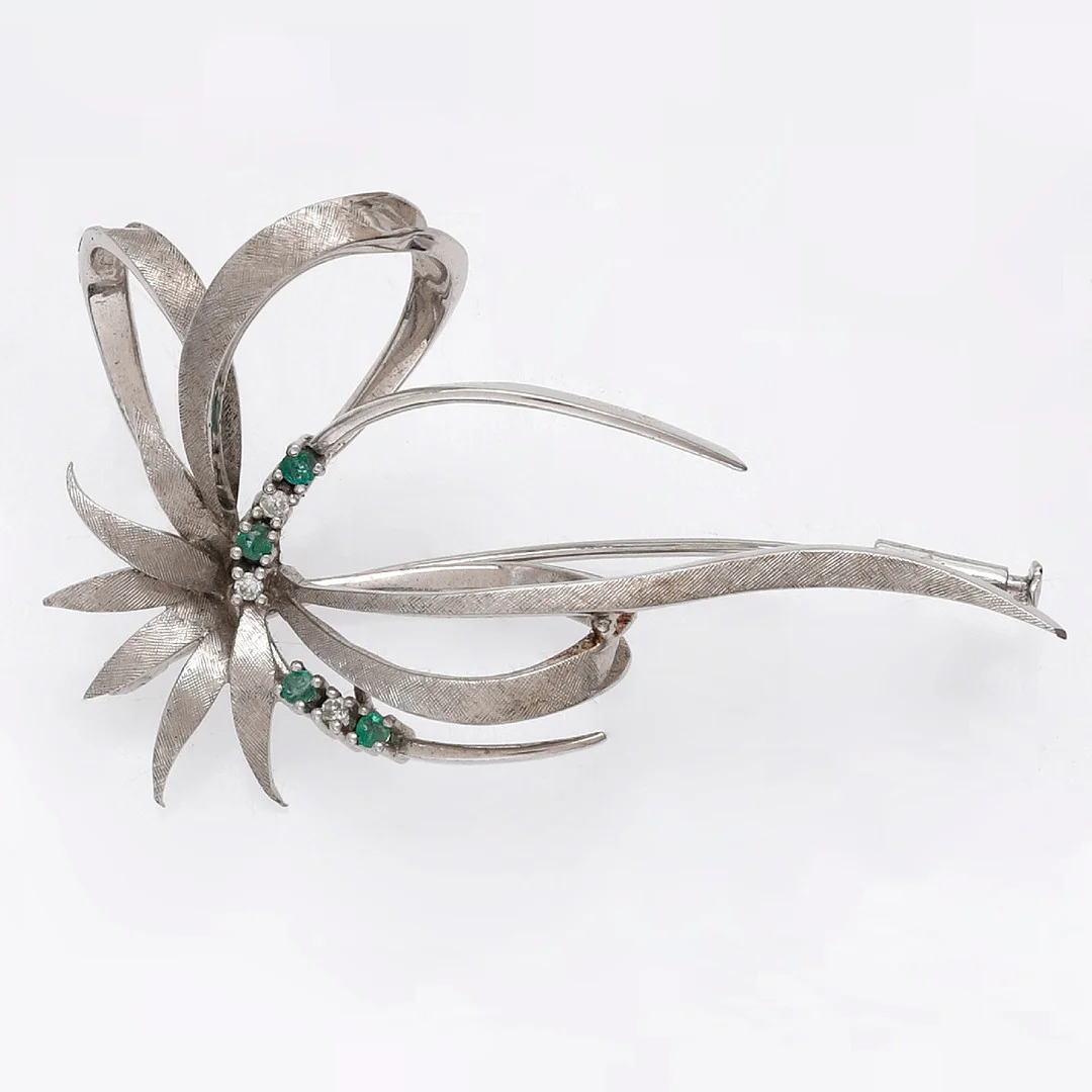 Diamonds and emeralds brooch, circa 1960. — Brooches & Pendants — Balclis