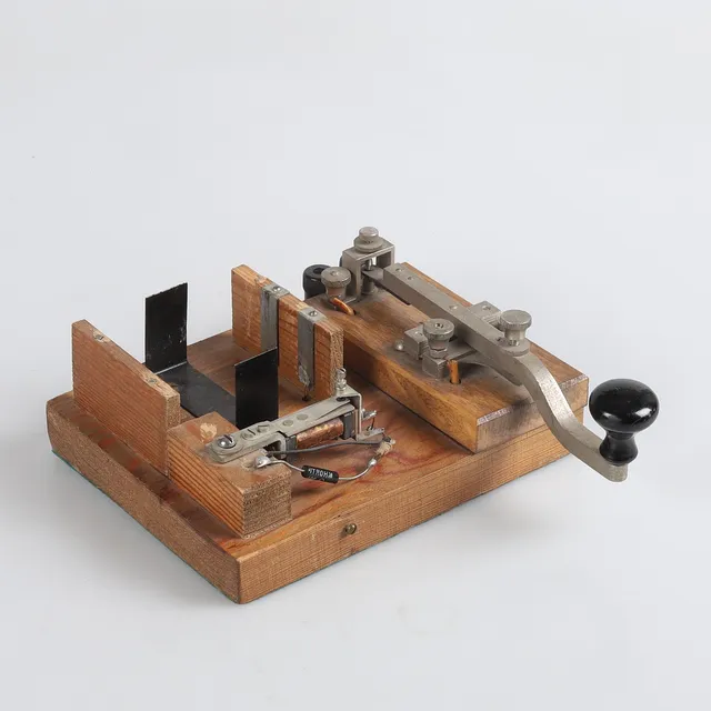 TELEGRAFNYCKEL, trä och metall, 1900-talets första hälft.