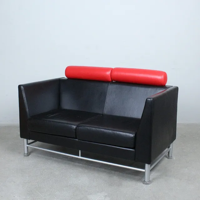 ETTORE SOTTSASS. Knoll International, Lounge Sofa, Modell '' Westside '' Leder, 1980er.