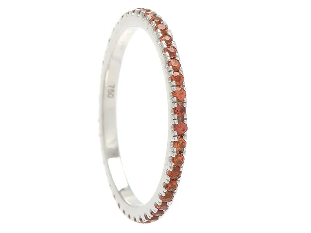 HELALLIANSRING, 18K vitguld, orangea safirer, stl 16,75 mm, vikt 1,5 g.
